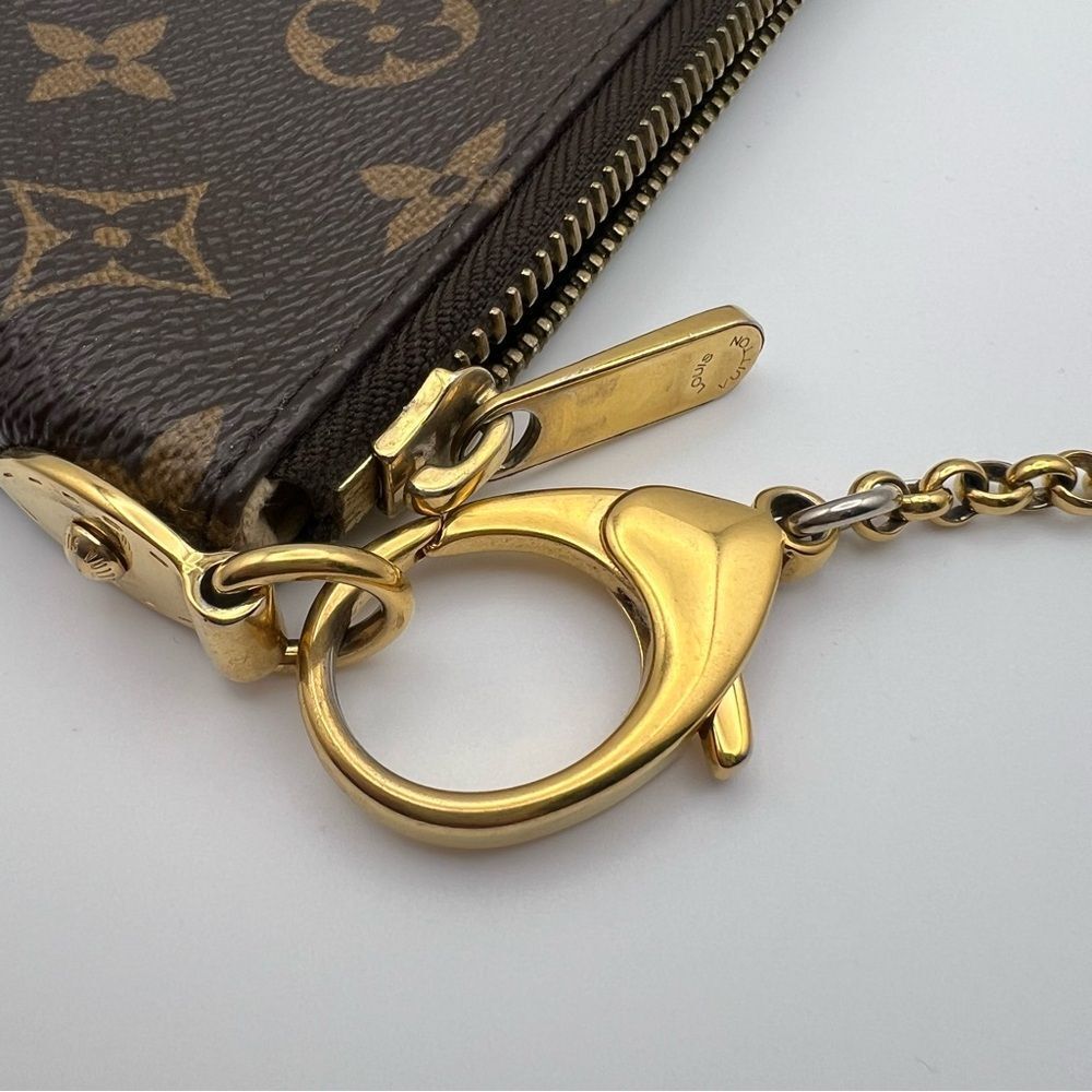 Louis Vuitton Monogram Milla MM Pouchette - Picture 6 of 16